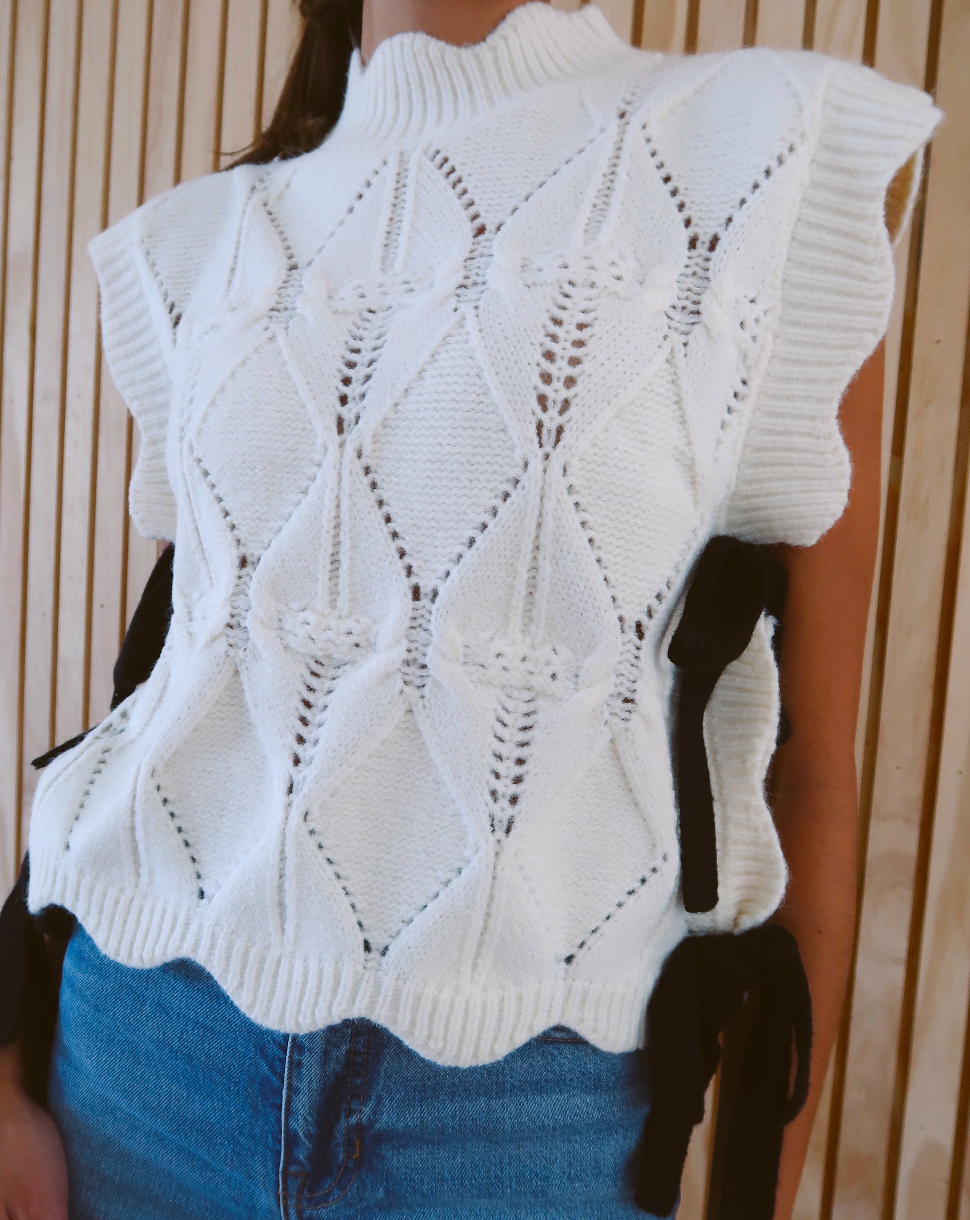 Bow Sweater Vest - White